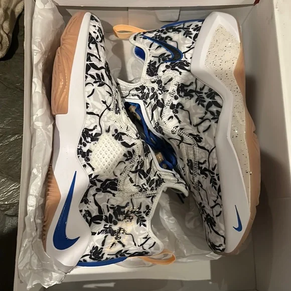 NWOT Lebron soldier 14 Nike LeBron Soldier 14 Men main image 3